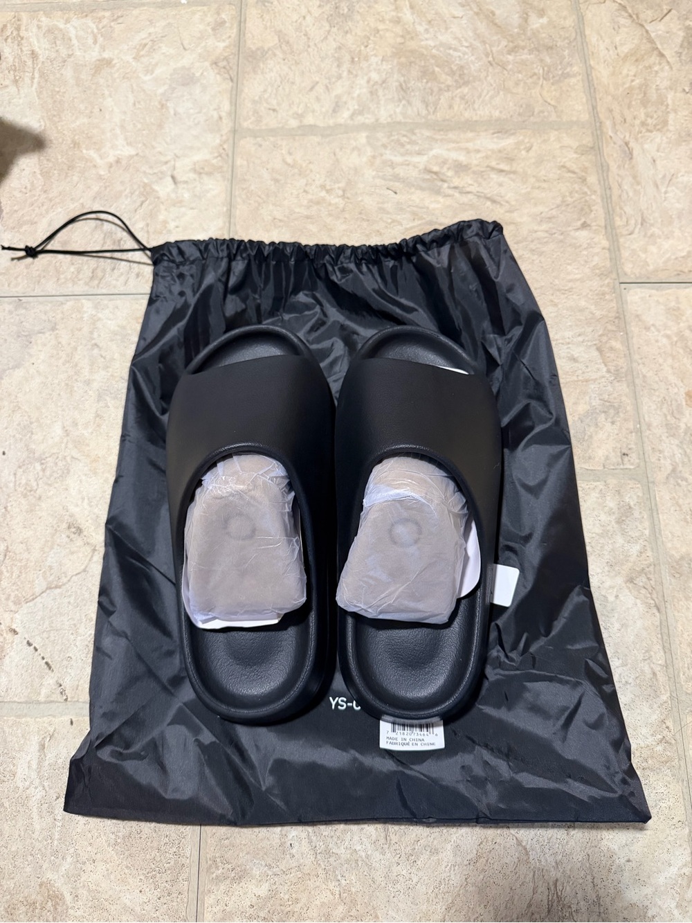 Brand new Yeezy YS01 slides Size 10